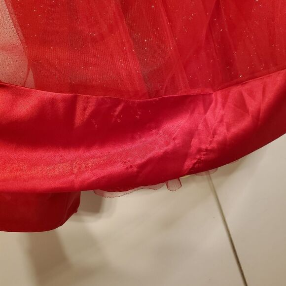 Emily west red dress - Picture 4 of 10